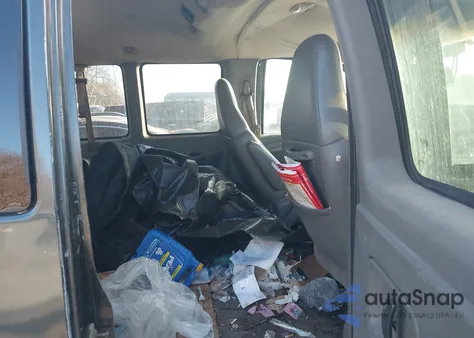 2004 Chevrolet Express from USA, damaged, VIN 1GAHG35U041180049